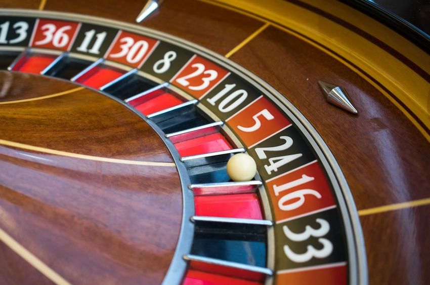 Guide complet du live casino avec jackpots – jouez 24 h/24 grâce à Housseniawriting
